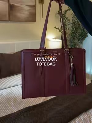 TikTok post by @silv_rlv for Lovevook. Caption reads: [...] pretty shade for the season🍂 #totebag....