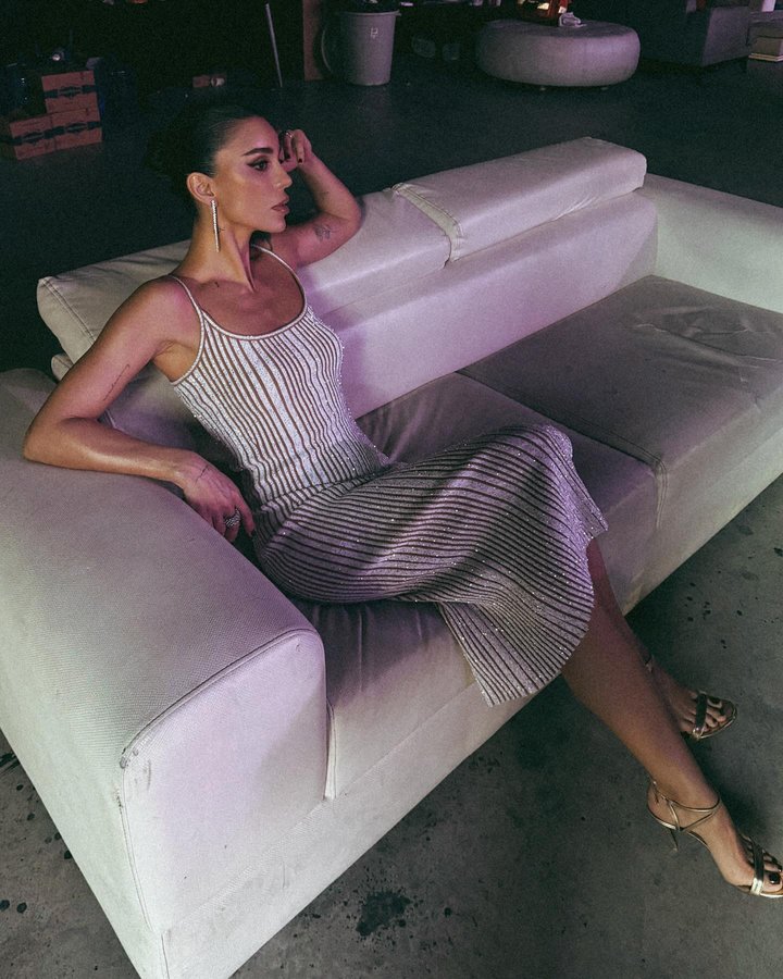 Instagram post by @nurbilenyavuzer for Missoni. Caption reads: Sparkling a little brighter today 🪐

reklam.