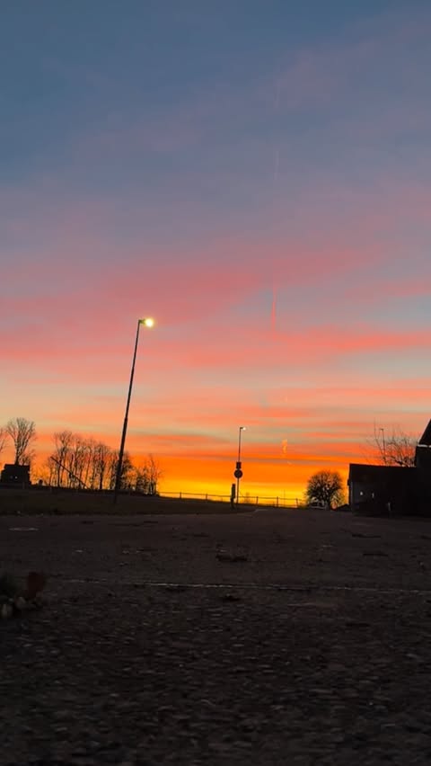 Instagram post by @jhedbys for 2XU. Caption reads: [...] - do you agree? In collaboration with....