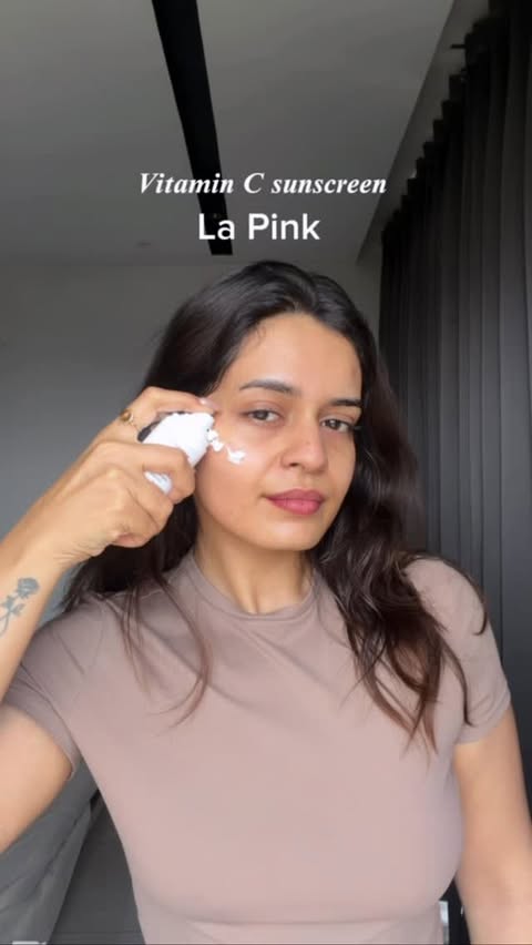 Instagram post by @rimjhimmgarg for La Pink. Caption reads: @lapink.in sunscreen is my new summer favourite.