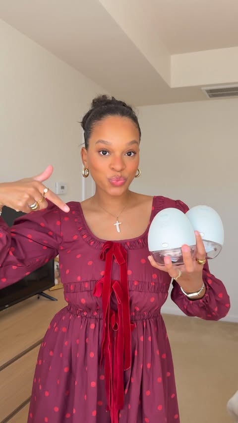 Instagram post by @taryncumbo for Elvie. Caption reads: [...] session = multitasking at its finest! @Elvie....