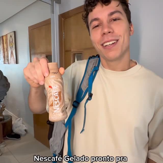 Instagram post by @pedro_tozzi for NESCAFÉ. Caption reads: Sempre tem um que faz mil coisas 😂

Pra você que....