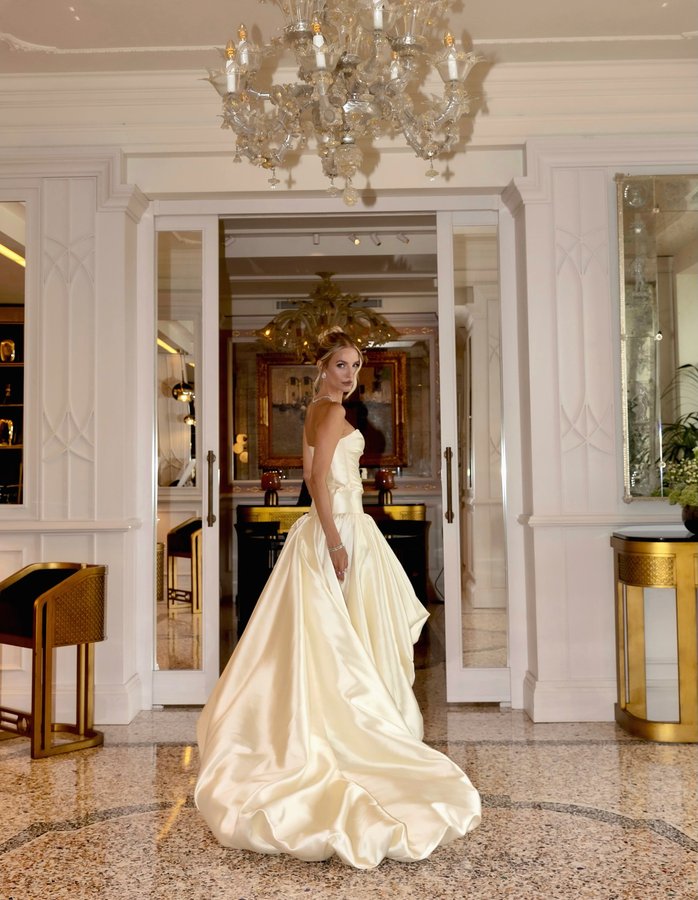 Instagram post by @leoniehanne for Chopard. Caption reads: [...] 
Dress: @wona_concept 
Jewellery: @chopard....