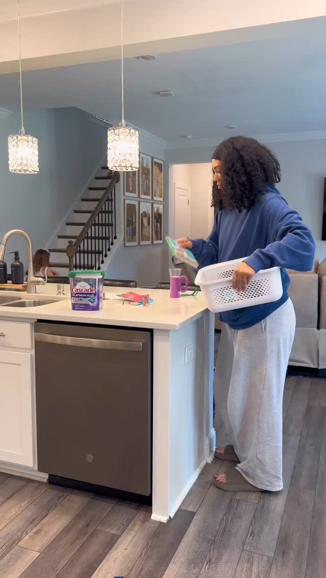 Instagram post by @alondra.leneisha for Cascade. Caption reads: Any time back is a win #Cascade_Partner Peak....