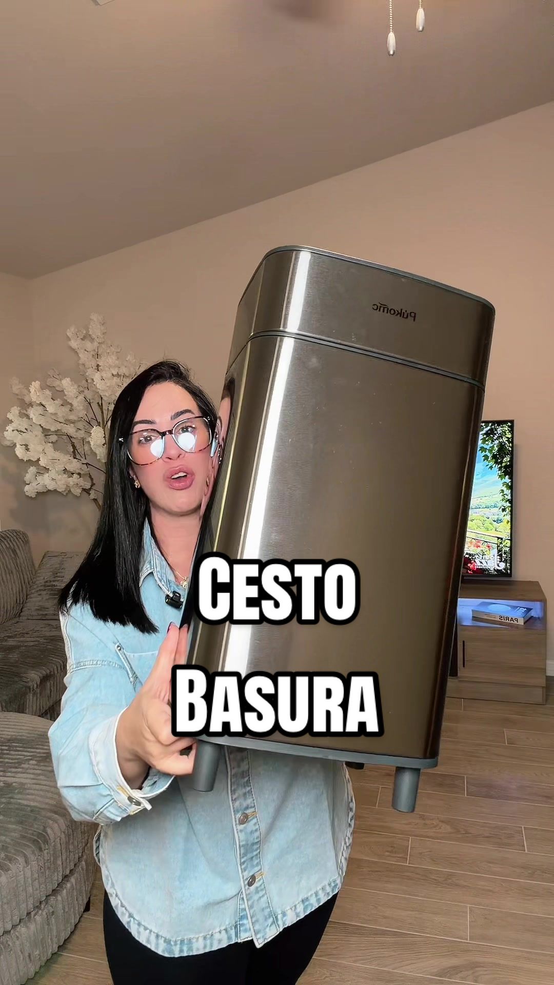 TikTok post by @itsletty8 for Pukom. Caption reads: [...] #casa #home #decoration #trash #basura....