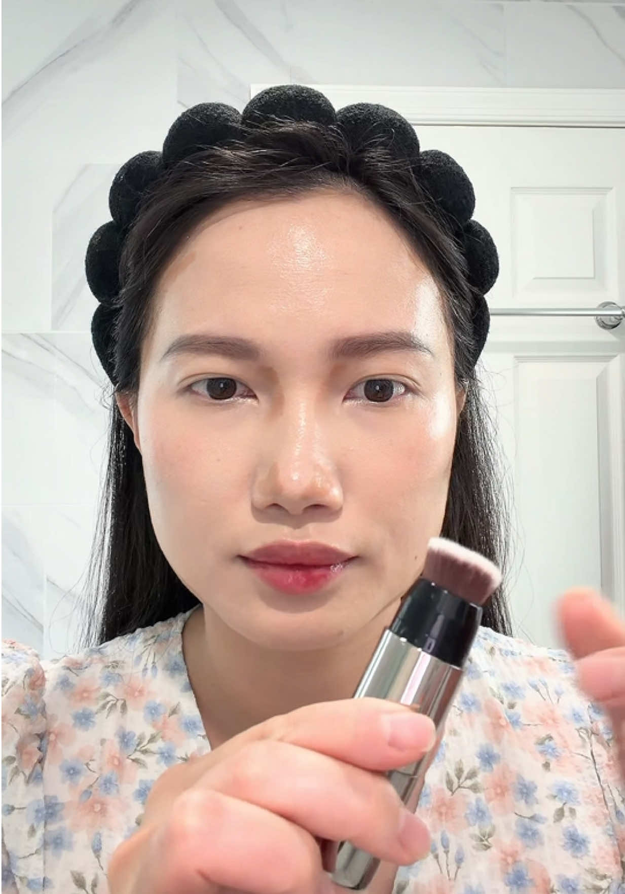 TikTok post by @mitipuu for Timephoria Store. Caption reads: @Timephoria US Store #contour #makeup #timephoria....