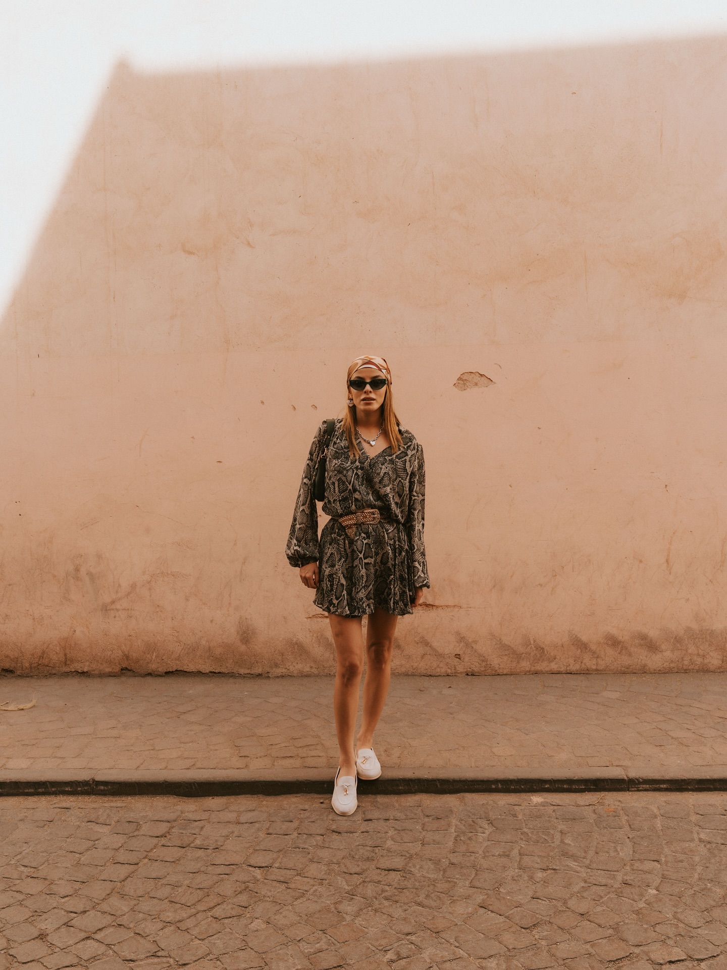 Instagram post by @ilaydalisan for GUESS. Caption reads: @guess #loveGUESS 🏹
#reklam.