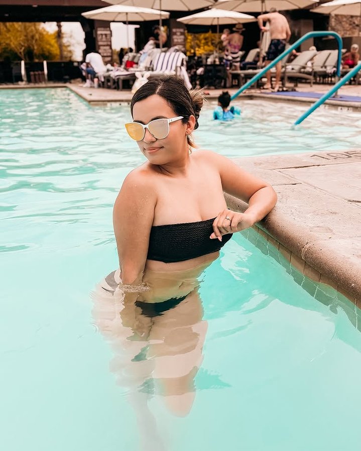 Instagram post by @miss.lexiss for Heat Wave Visual. Caption reads: [...] use code ALEXIS10 at checkout with....