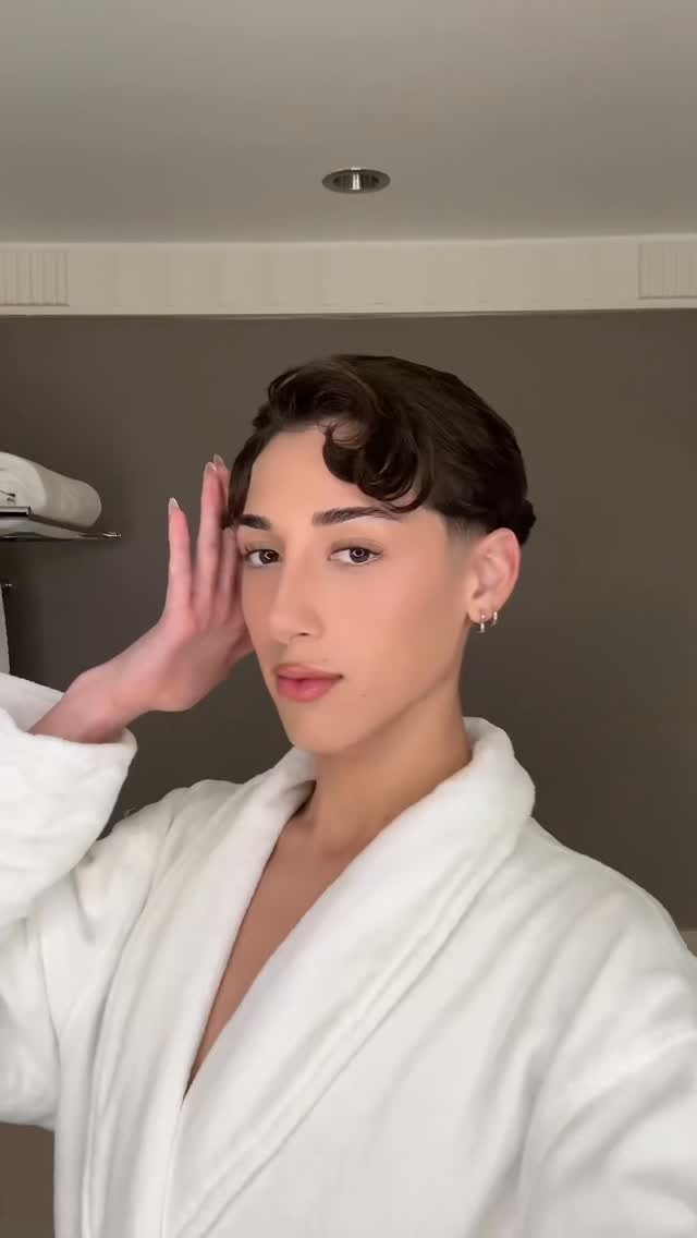 Instagram post by @dausmendoza for alexanderwang. Caption reads: GRWM FOR AN @alexanderwangny SHOW #explore #beauty....