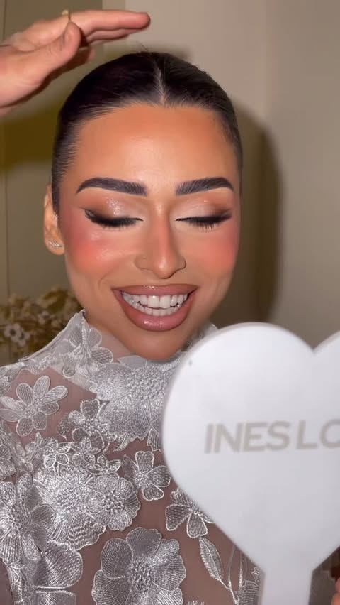 Instagram post by @ines.loyd for Embryolisse. Caption reads: [...] Full hydratation 💦 Spray à la rose....