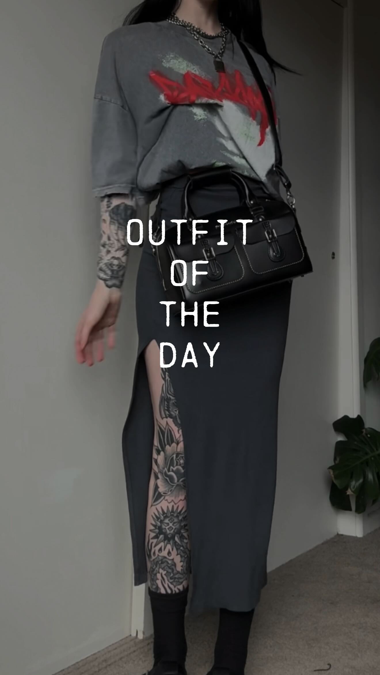 Instagram post by @itslilypod for Statement Collective. Caption reads: [...] day four hair 
-
-
Necklaces are....