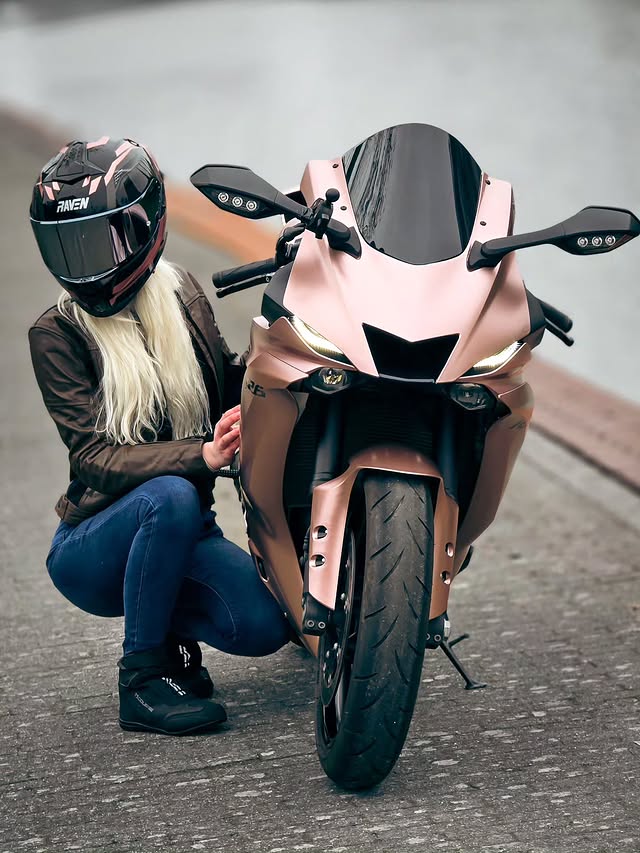 Instagram post by @motor.chick for Xlmoto. Caption reads: Matchy matchy 🎀 Get 15% discount at @xlmoto with....