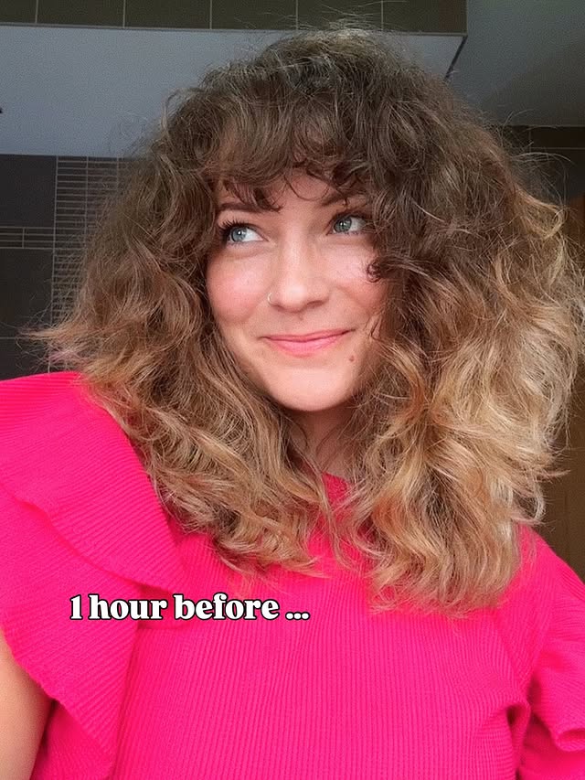 Instagram post by @curlyzia.xo for Elavate. Caption reads: [...] 🥰✨ The curly wash day stages 😍 I take....