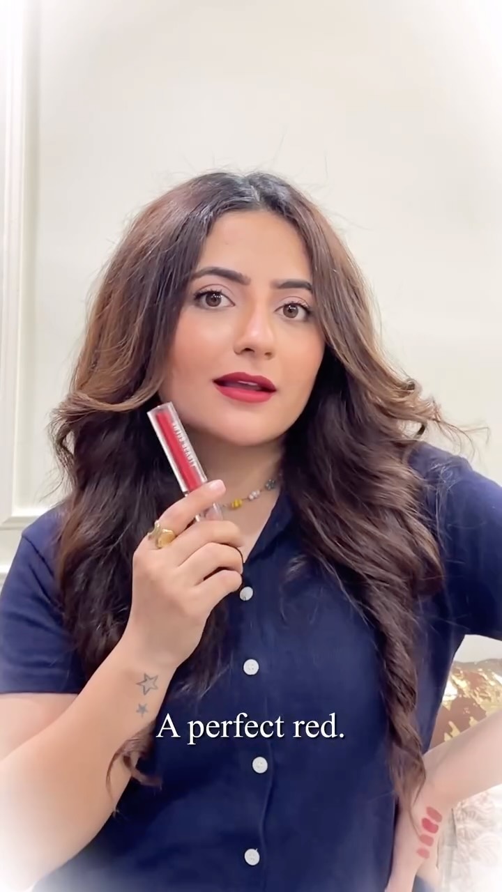Instagram post by @jasleenminivlogs for Swiss Beauty Cosmetic. Caption reads: Perfect nude lipstick🥰
.
.
[ lipstick, mat....
