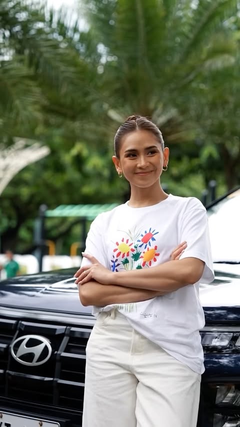 Instagram post by @justsarahgph for Hyundai. Caption reads: [...] Unmistakable confidence. The new Hyundai....