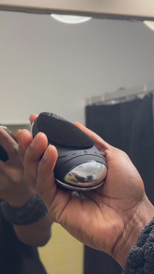 Instagram post by @ijustmightbeoreo for Douxds. Caption reads: [...] #hyperpigmentation #acne #selfcare #douxds....