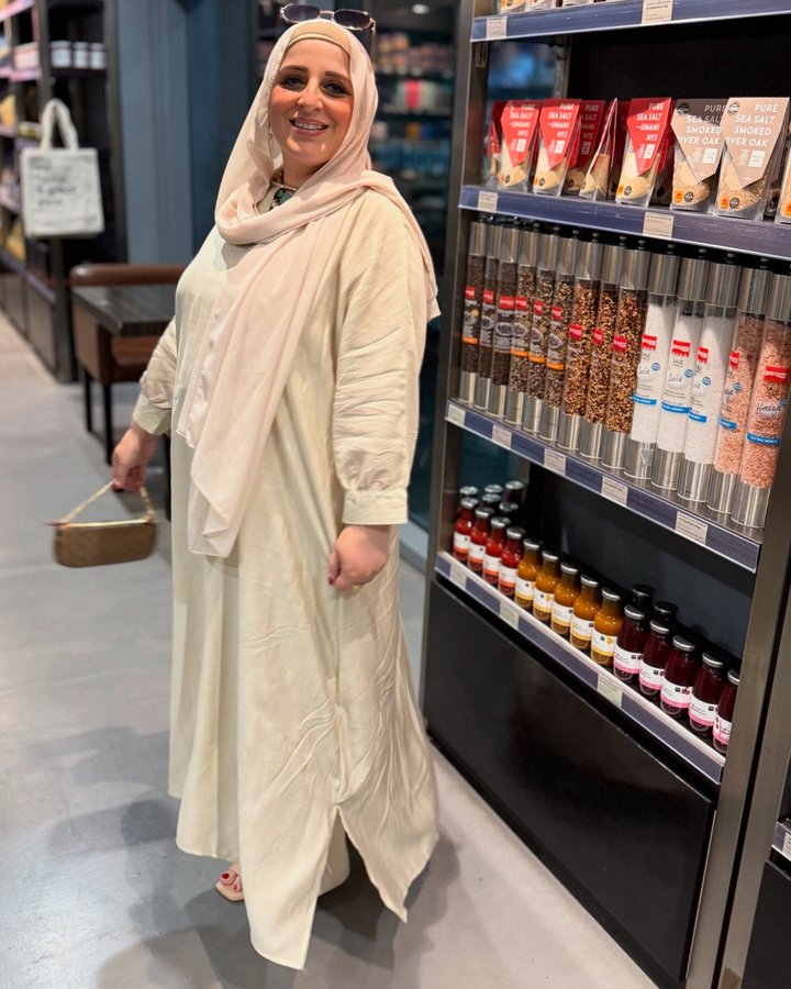 Instagram post by @modest_fashionista_uae for Max Fashion MENA. Caption reads: [...] up this modest wear from @maxfashionmena and....