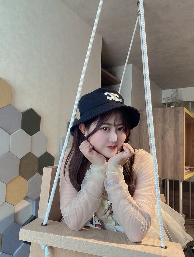 Instagram post by @moafuzisaki82 for Hailey'5 Cafe. Caption reads: [...] 【店舗情報】 📍東京都渋谷区宇田川町31-2渋谷BEAM5F #PR....