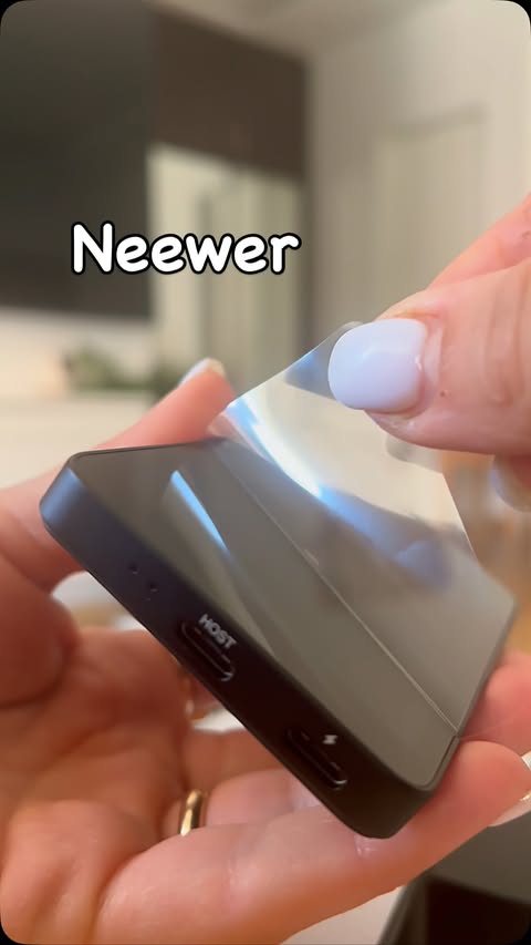 Instagram post by @griss_iljazi for NEEWER. Caption reads: [...] this magnetic selfie monitor screen from....