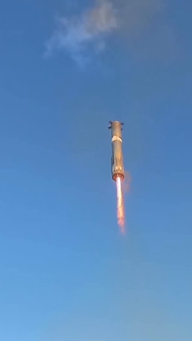 Instagram post by @spacex_spacenews for SpaceX. Caption reads: Super Heavy hover 😱 Credit @spacex

#spacex....