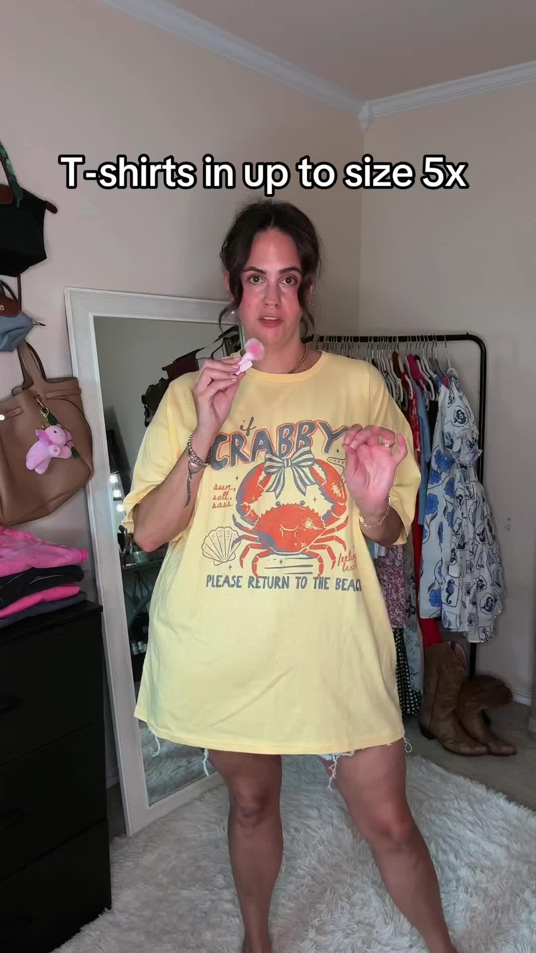 TikTok post by @itslindss for Tees2urdoor. Caption reads: [...] plus sizing, up to size 5x! I love....