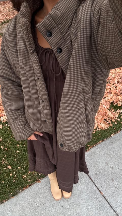 Instagram post by @reaganspencerr for Burt's Bees. Caption reads: #BurtsBeesPartner My winter wellness habits using....