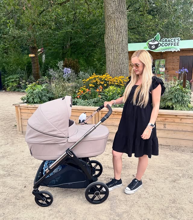 Instagram post by @jadelouisegx for Hertfordshire Zoo. Caption reads: Arlo’s first time at our fav @hertfordshirezoo....