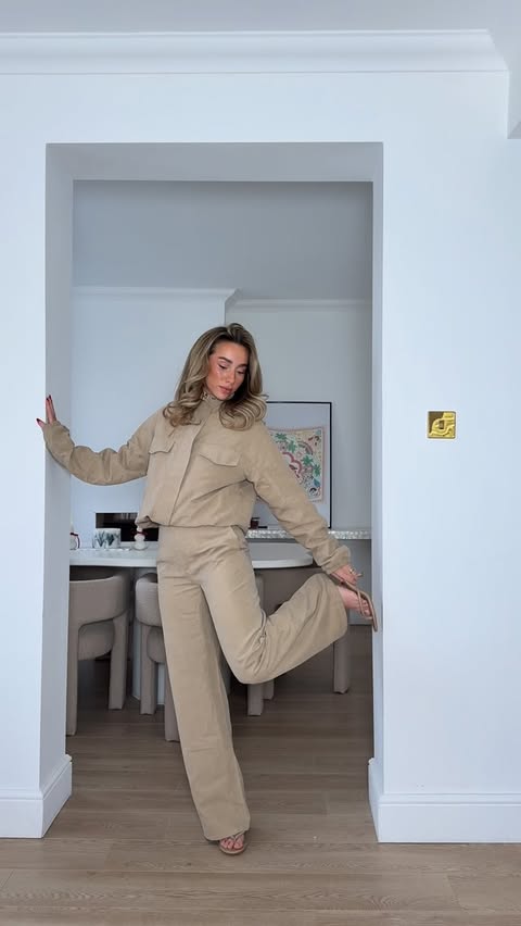 Instagram post by @georgialouisejefferies for PrettyLittleThing. Caption reads: [...] coord? oh wait that was me!!....