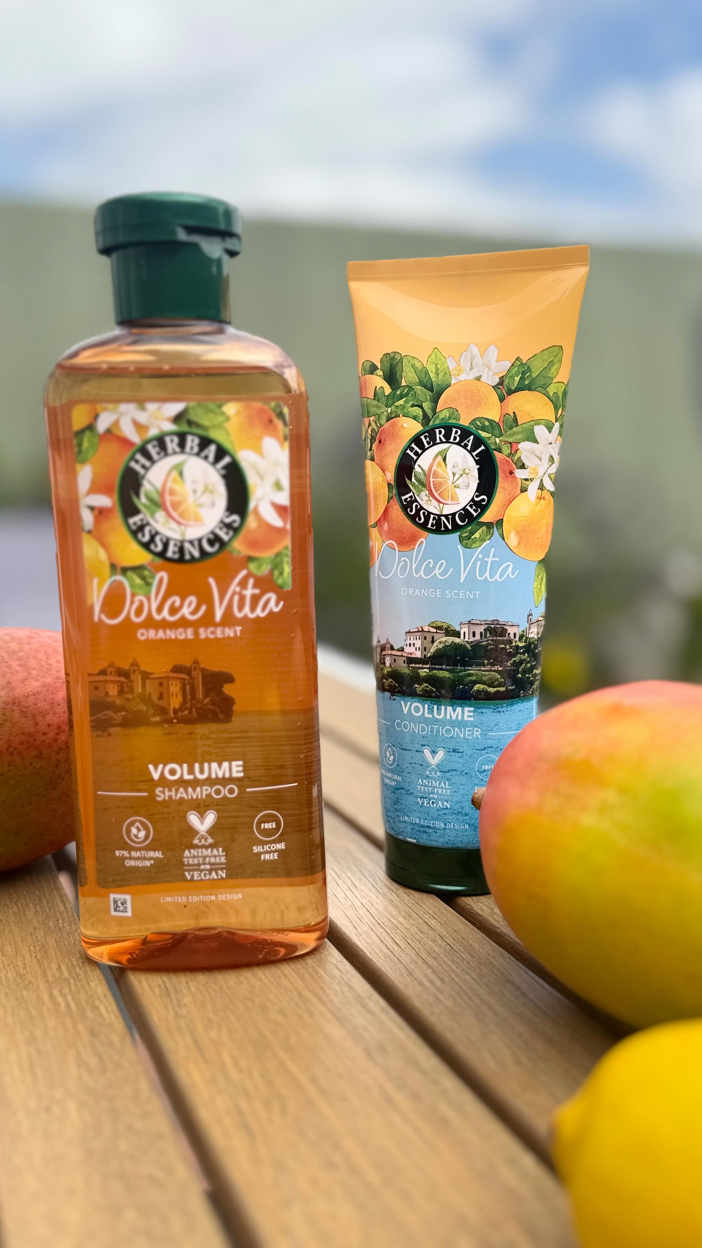 Instagram post by @thisis.andreea_ for SuperSavvyMe. Caption reads: 🍋 Dolce Vita 🍊 Herbal Essences ! 
•
🍋 Mood....