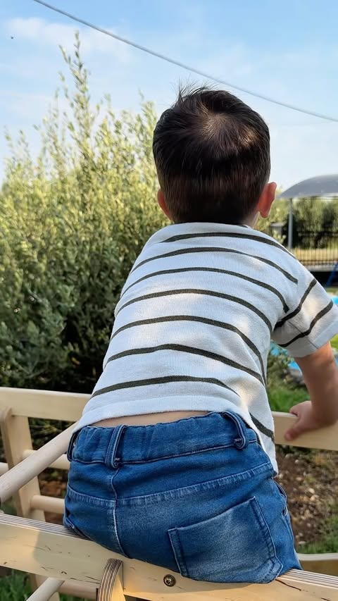 Instagram post by @donskaya.kate for Goodevas. Caption reads: [...] ξύλινο γυμναστήριο από την @goodevas τον....