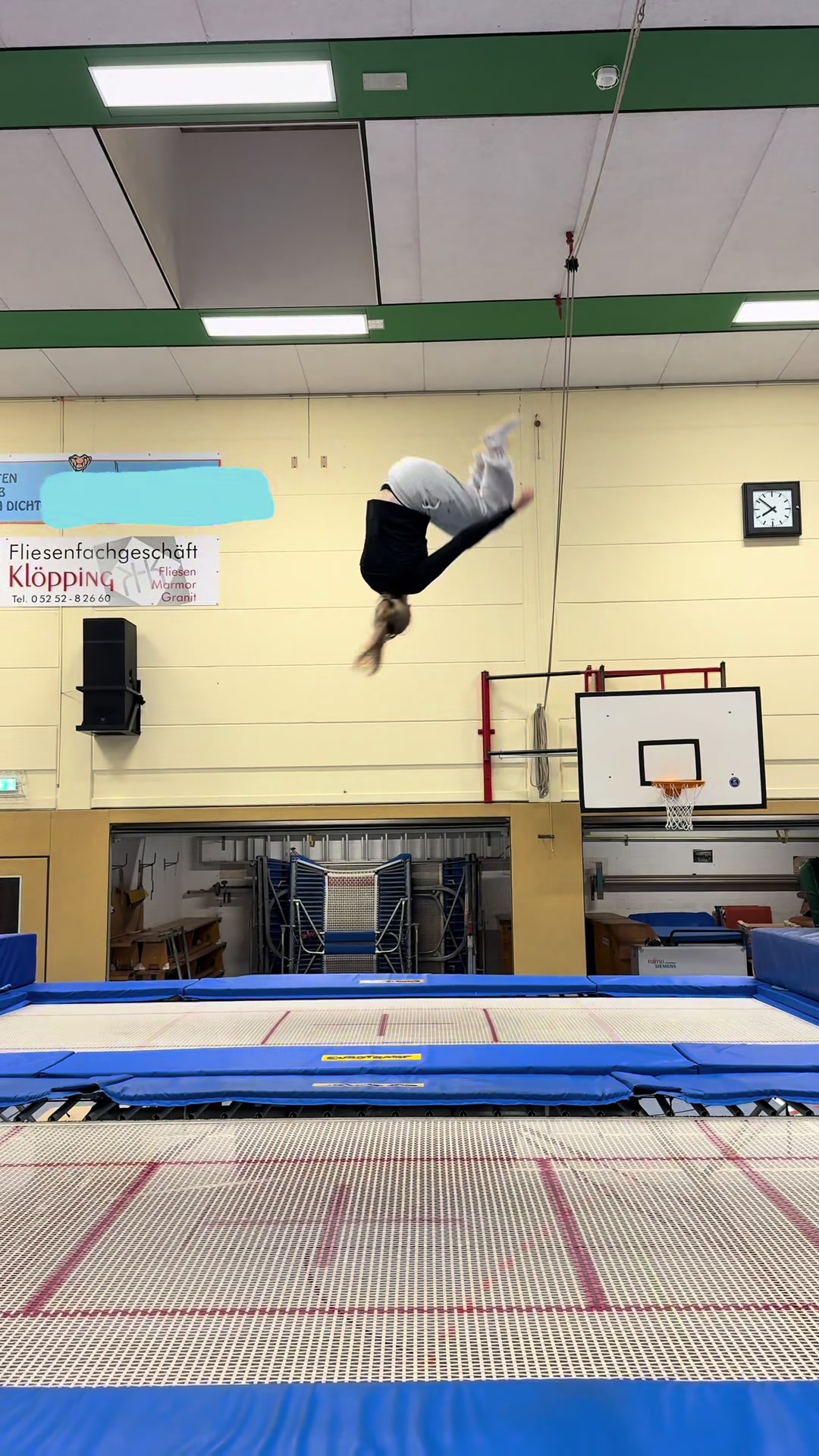 TikTok post by @trampolin.ronja for Smilodox. Caption reads: [...] around in my favorite pants from @smilodox....