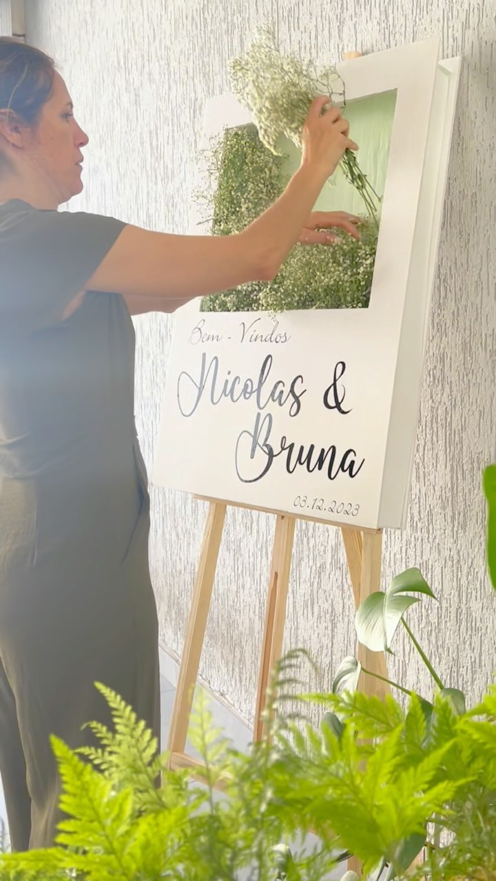 Instagram post by @bubadiy for Cricut. Caption reads: Criando memórias inesquecíveis com um toque....