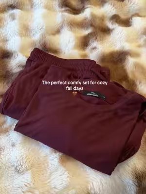TikTok post by @jenny.cad for Trendy Queen. Caption reads: [...] super stretchy for everyday outfit!!!....