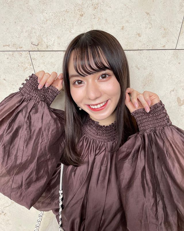 Instagram post by @nanako_hisamura for Olu.. Caption reads: ・ @olu.myself さんのふんわりボリュームがあるブラウス🧸 透け感が可愛い🤎....