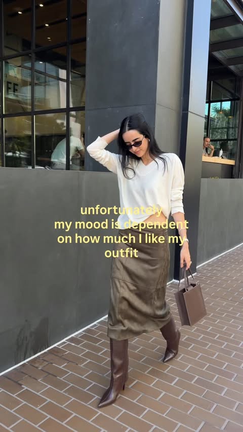 Instagram post by @meliglezp for Nordstrom Rack. Caption reads: [...] girl dreaming about fall fashion 🤎....