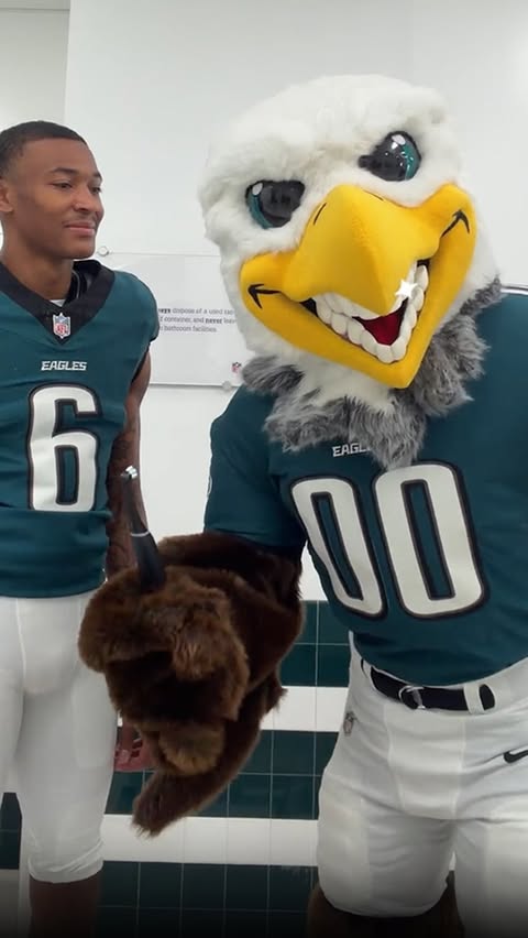 Instagram post by @devontasmith for Oral-B. Caption reads: #OralBPartner #Ad Getting game day ready looks a....