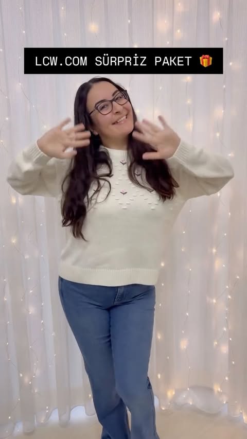 Instagram post by @25.elisa.58 for LC Waikiki. Caption reads: Bu ay ki sürpriz kutu bana geldi 🥰

Üstümdekiler....