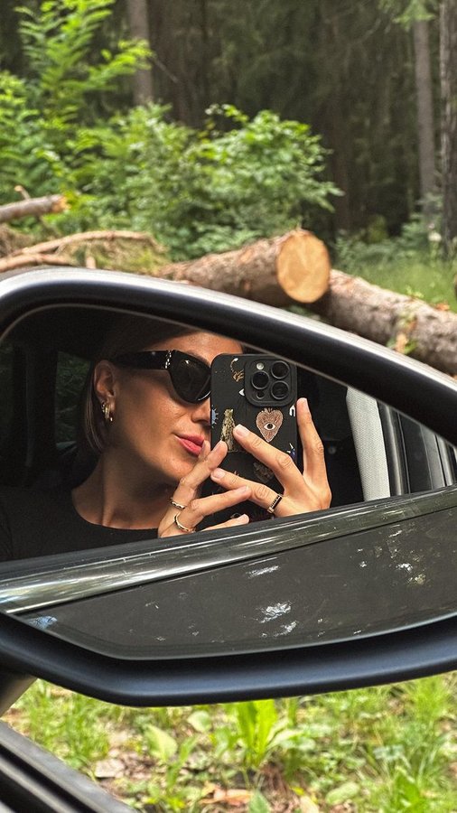 Instagram post by @cristinasurdu for COEUR DE LION Jewellery. Caption reads: 1 or 2? I have a special event tonight. Which....