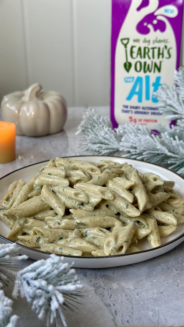 Instagram post by @majasrecipes for Earth’s Own. Caption reads: Creamy Pesto Pasta (vegan)✨ @earthsown

Full....