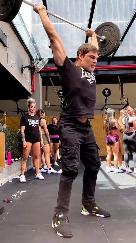 Instagram post by @tadalafellas_reserva for Everlast. Caption reads: Campanha @everlastbrasil.