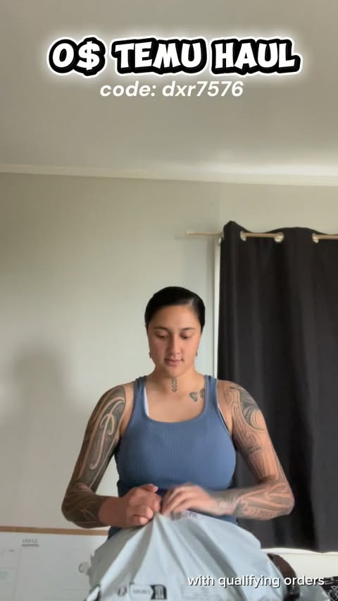 Instagram post by @jah.cuzzy for Temu. Caption reads: Back at it again ay ah Temuuuu 💖Search dxr7576 on....