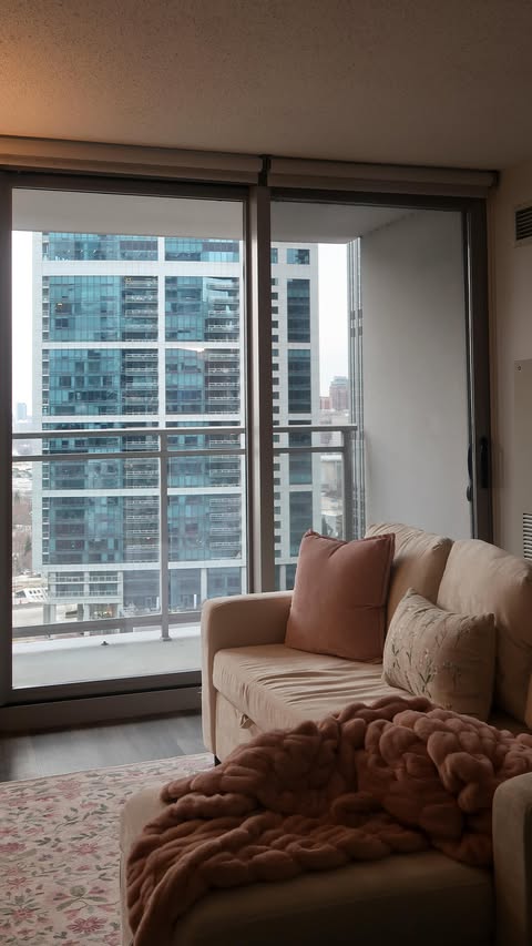 Instagram post by @sophia.castiblanco for Cash App. Caption reads: how did no one tell me this sooner🫢 @cashapp....