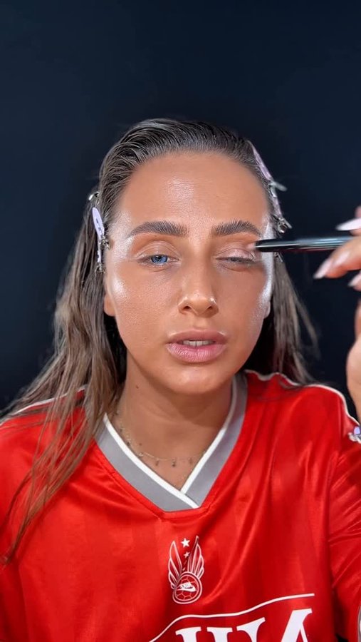 Instagram post by @nadaross7 for Sigma Beauty. Caption reads: Koja boja ociju je sljedeca?👀 @sigmabeauty svi....