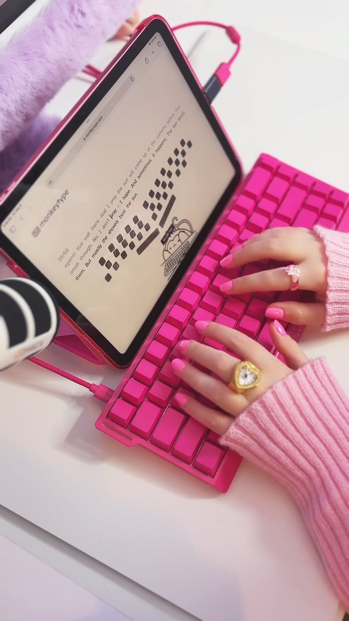 Instagram post by @daizedreams for Mchose. Caption reads: [...] such a bright pink! 🩷[AD]

This is the....