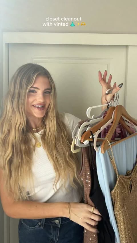 Instagram post by @libbyvodicka for Vinted. Caption reads: loveeee a closet cleanout 🤍 shop my @vinted....