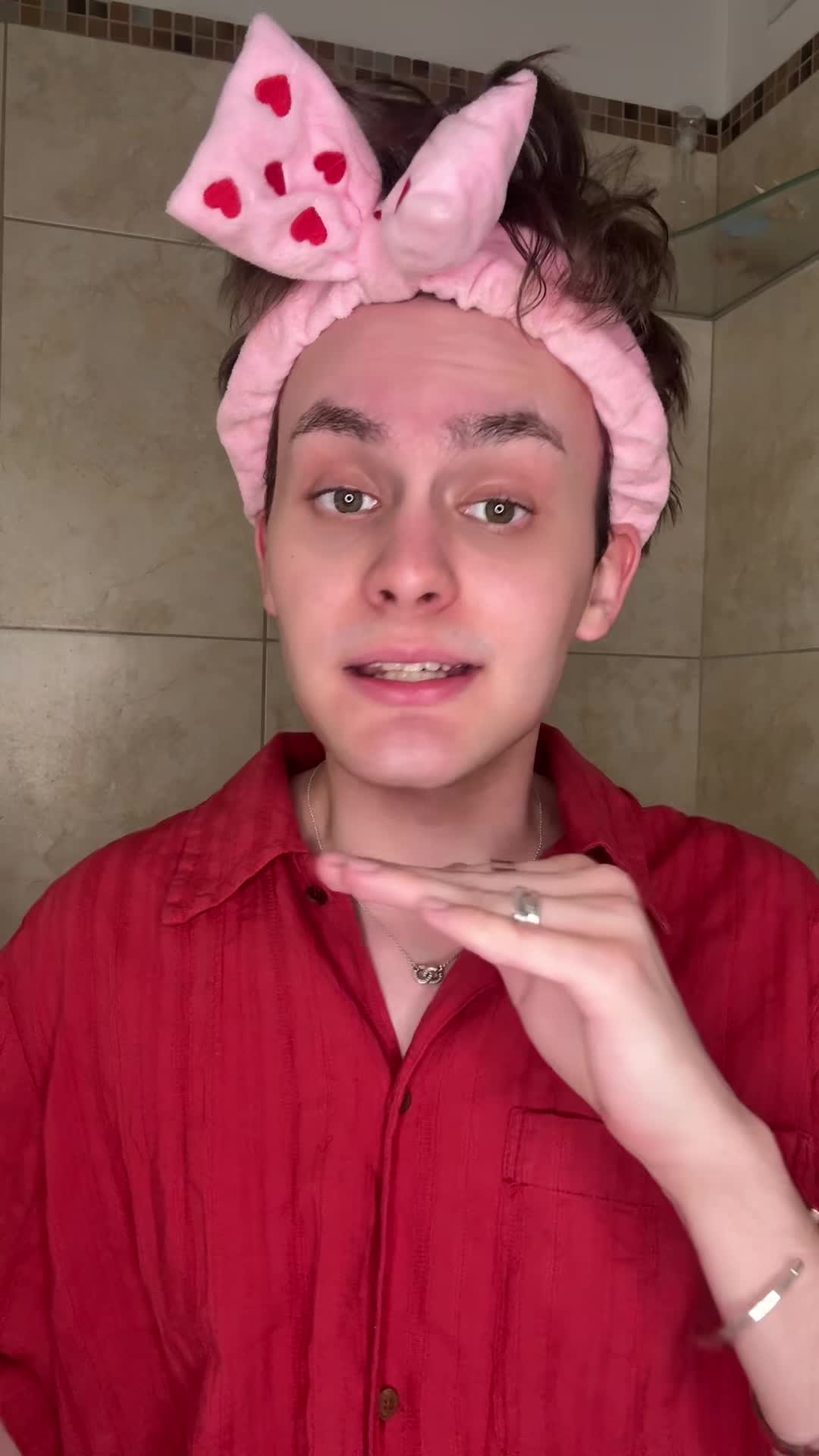 TikTok post by @zsombor_radics for rimmellondon. Caption reads: reklám | Készítsunk egy gyors, 30 másodperces....