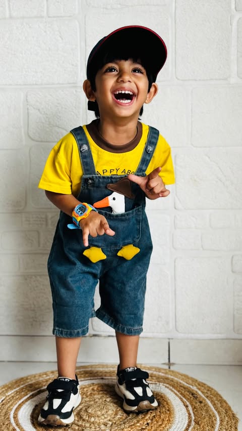 Instagram post by @deeshan_aswani for Hopscotch. Caption reads: [...] cool, comfy and effortlessly cute in....