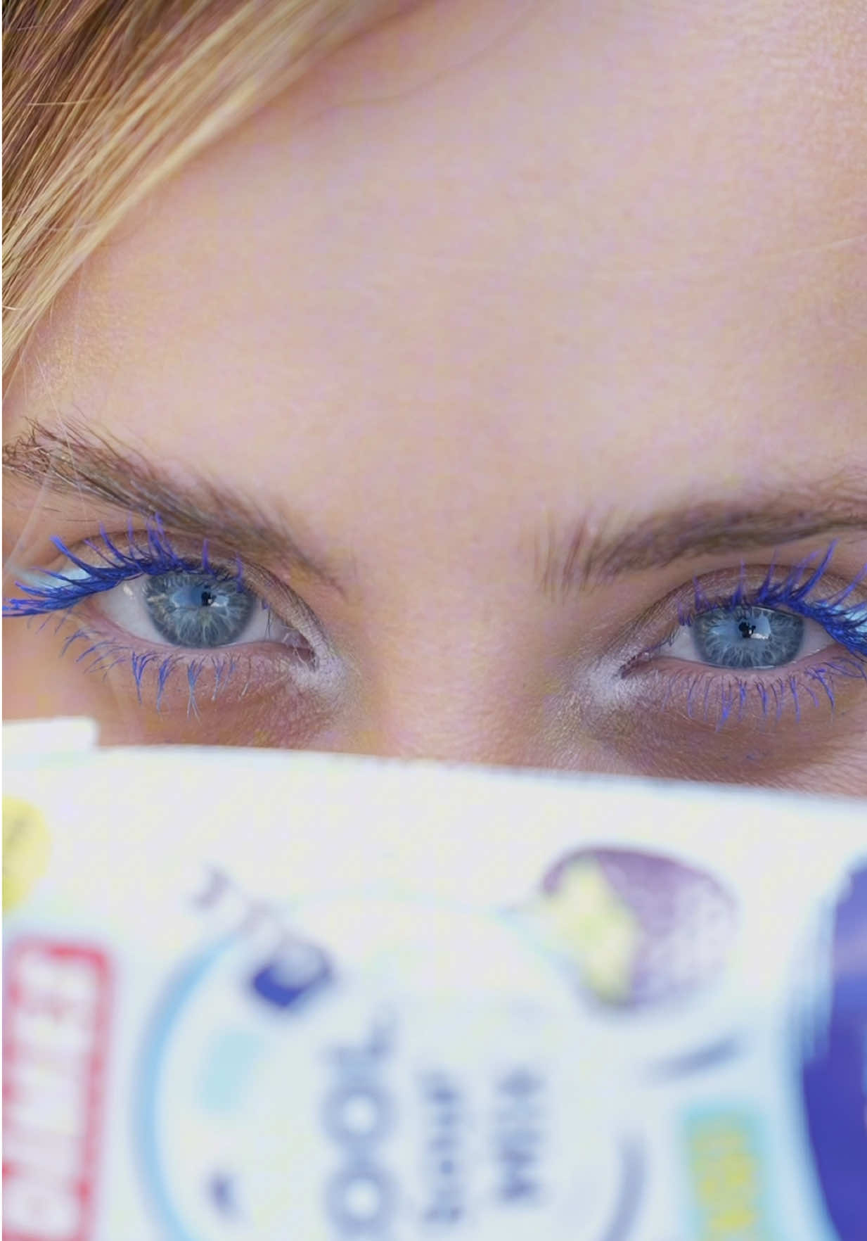 TikTok post by @cemresolmaz for dimesclub. Caption reads: [...] var? Tabii ki Dimes Cool Sour mix🤩💙....