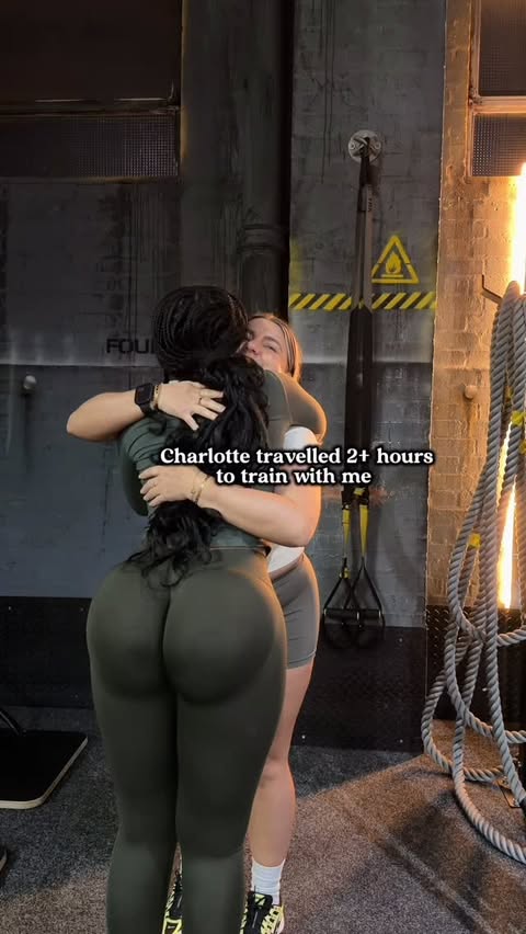 Instagram post by @nemoqueen_ for Prozis. Caption reads: Charlotte travelled over 2 hours
just so we could....