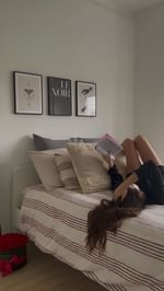 Instagram post by @nahiaiglesiass for Emma Colchon. Caption reads: Morning routine w @emma_colchon 🧡 tenéis un 10%....